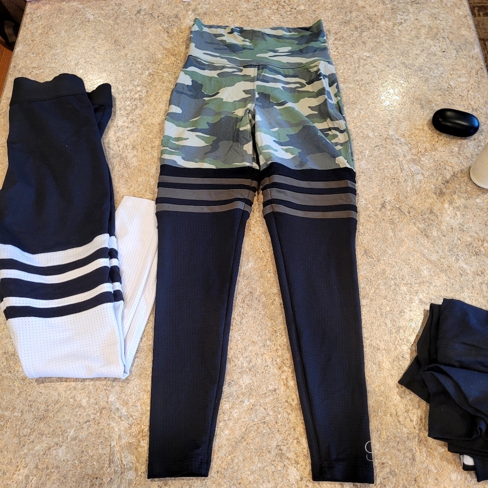 Bombshell Sportswear Legging - Picture 2 of 5